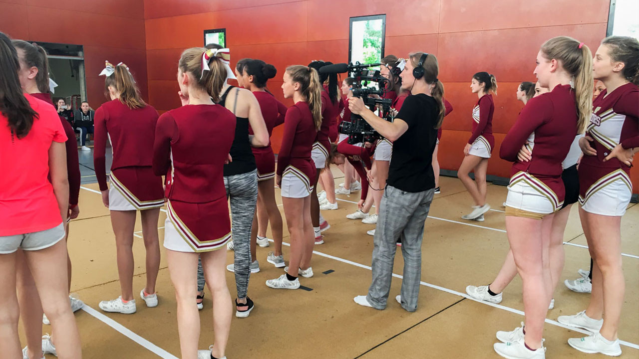 /projekte/film/kurzgeschichtenauswinterthur/makingof/cheerleader_training_2.jpg